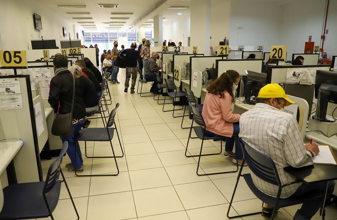 Agências do Trabalhador oferecem recorde de 11 mil vagas de emprego no Paraná