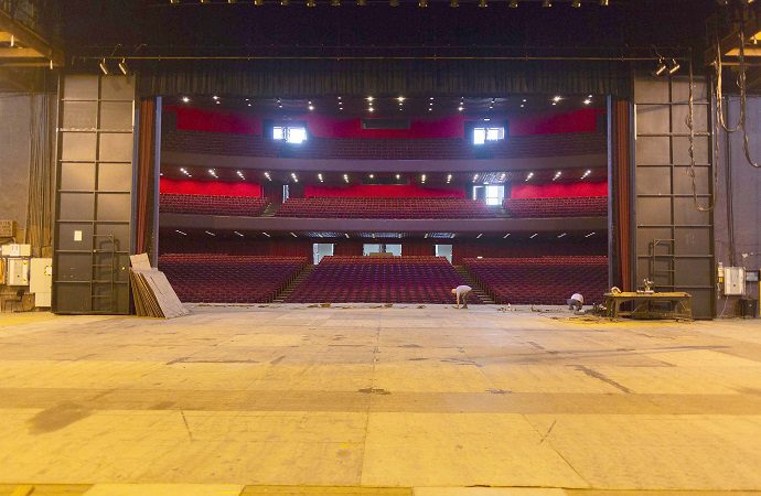 Restauração prepara Teatro Guaíra para intensa pauta de espetáculos em 2022