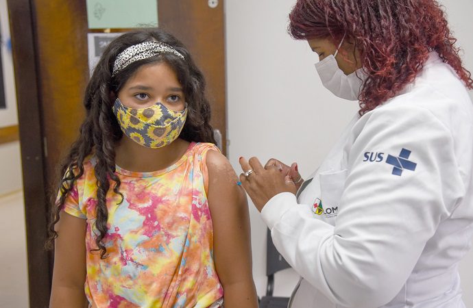 Vacinação infantil atende crianças de 5 anos em Colombo
